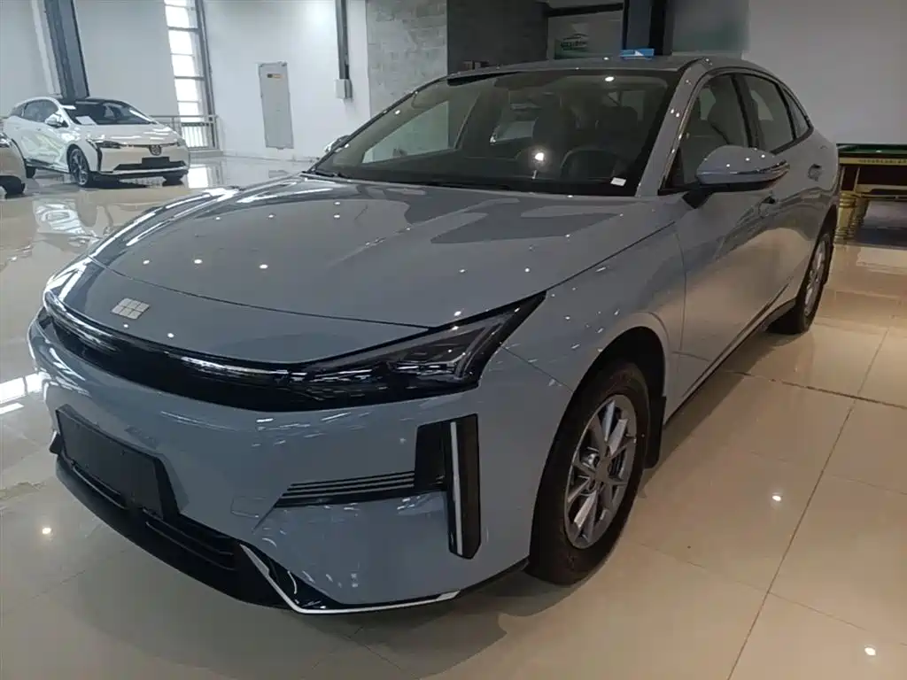 Geely Galaxy Galaxy L6 2025 EM-i 60km Voyage Edition фото 2