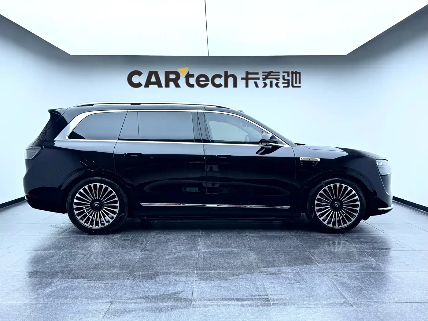 AITO Wenjie AITO M9 2025 Pure Electric Ultra 100kWh 6-Seater фото 4