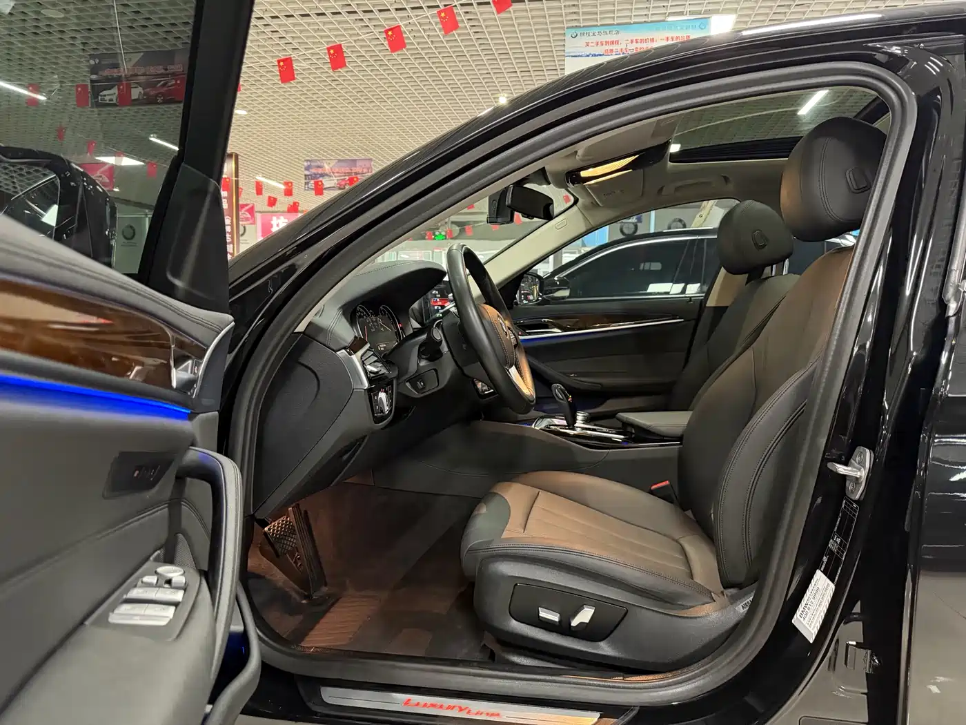 BMW 5 Series 2018 525Li Luxury Package фото 9