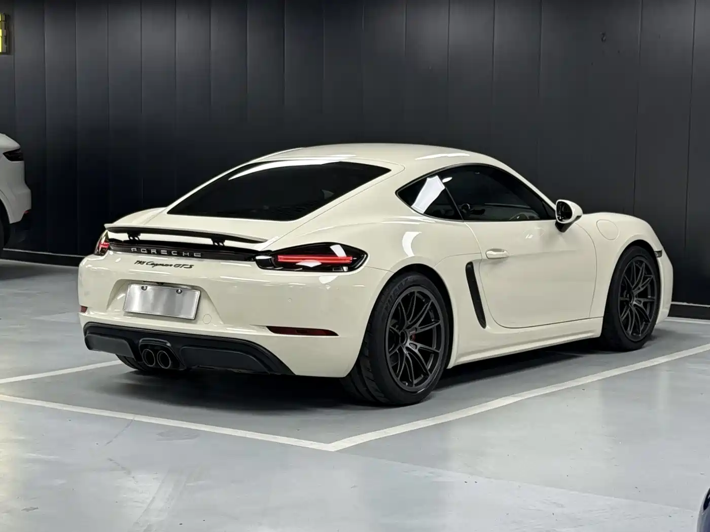 Porsche 718 2018 Cayman GTS 2.5T фото 10