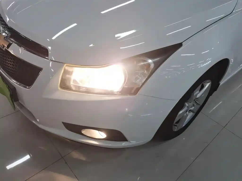 Chevrolet Cruze 2014 1.6L SL Million Commemorative Edition MT фото 24