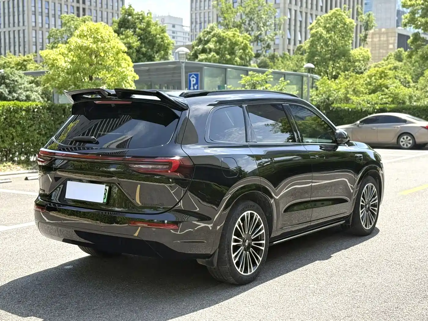 AITO Wenjie AITO M7 2024 1.5T Smart AWD Max Edition 5-Seater фото 12