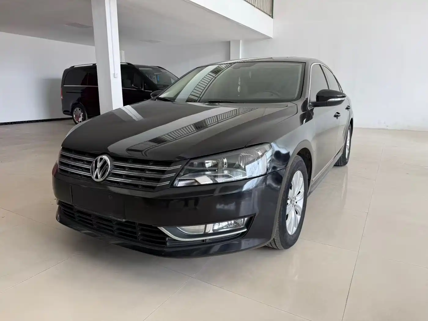 Volkswagen Passat 2014 1.8TSI Automatic Honor Edition фото 2