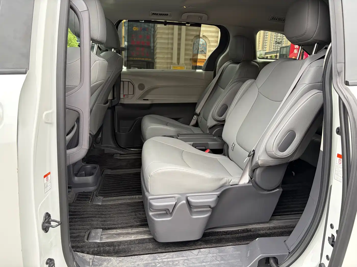 Toyota Granvia 2024 2.5L Hybrid Comfort фото 11