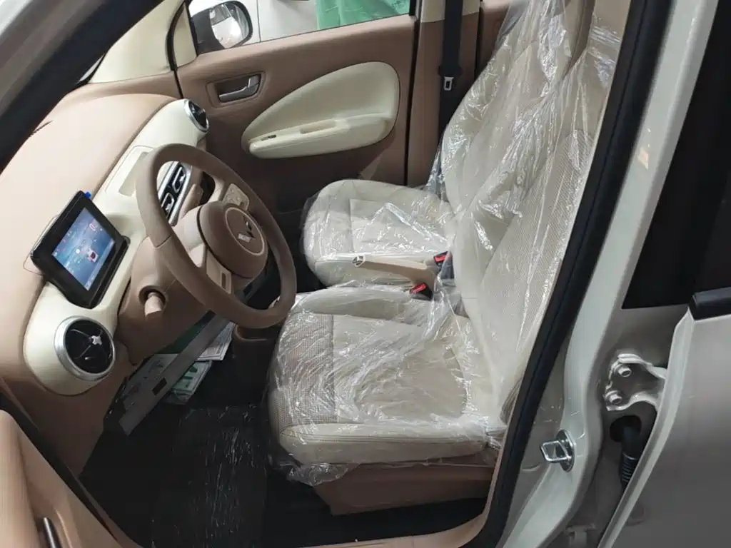 Wuling Motors Hongguang MINIEV 2026 2025 4-Door Advanced
