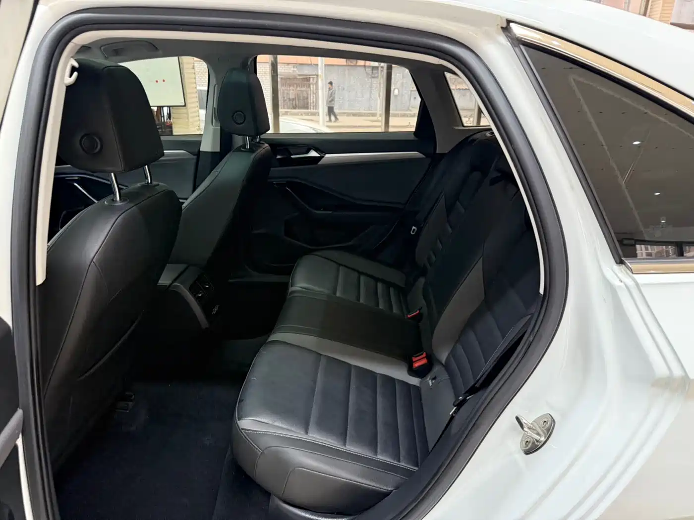 Volkswagen Sagitar 2022 280TSI DSG Surpassing Edition фото 18