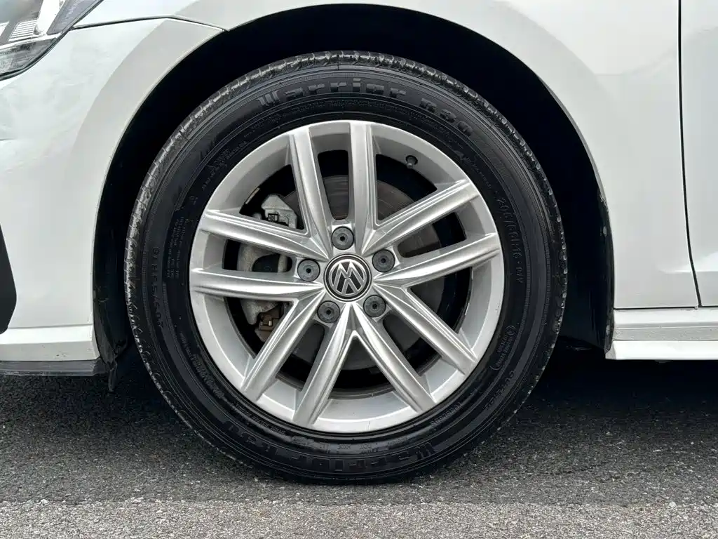 صورة 19 - Volkswagen Golf