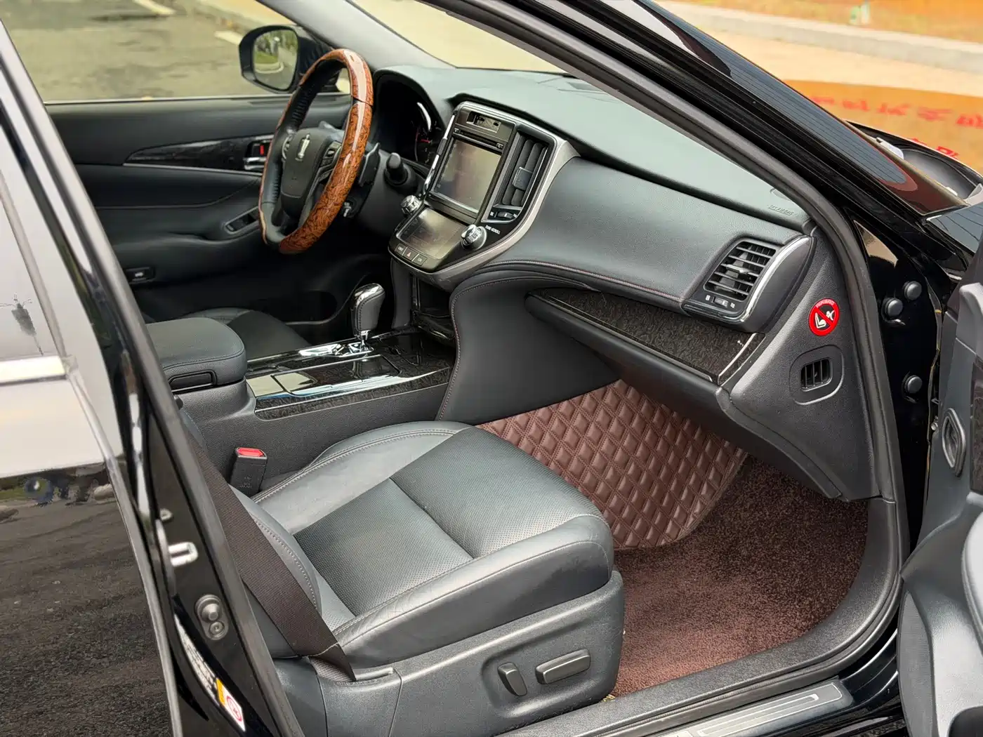 Toyota Crown 2018 2.0T Fashion Edition фото 10