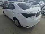 Photo 10 - Toyota Corolla