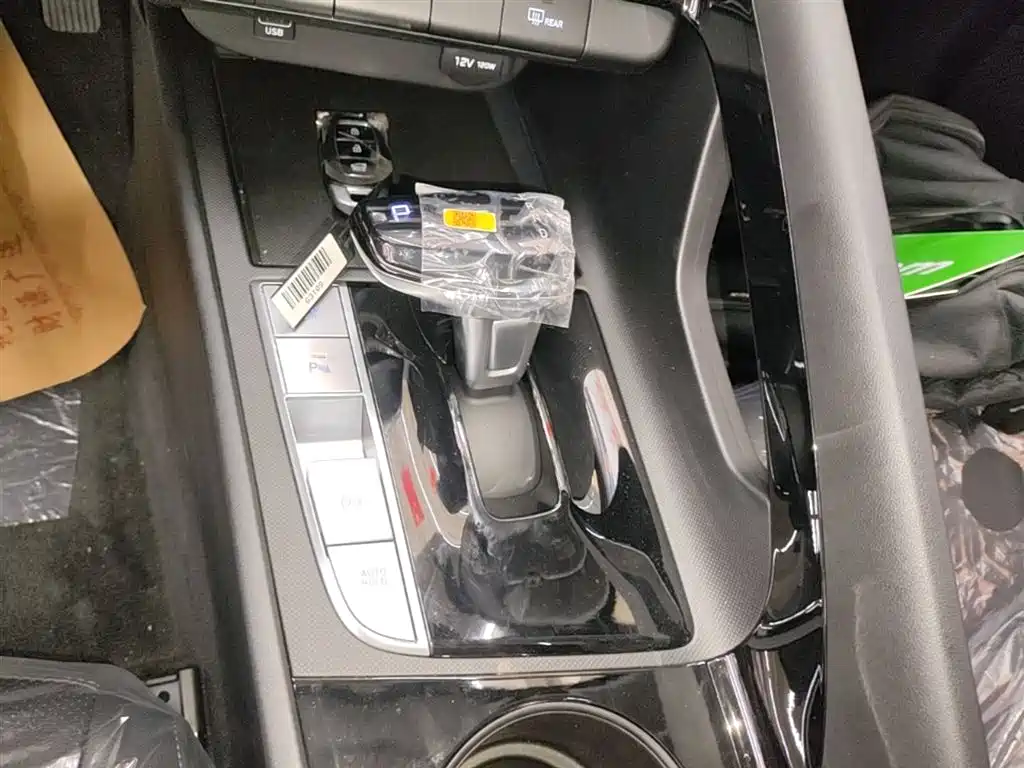 Hyundai Elantra 2023 1.5L CVT GLX Elite Edition фото 14