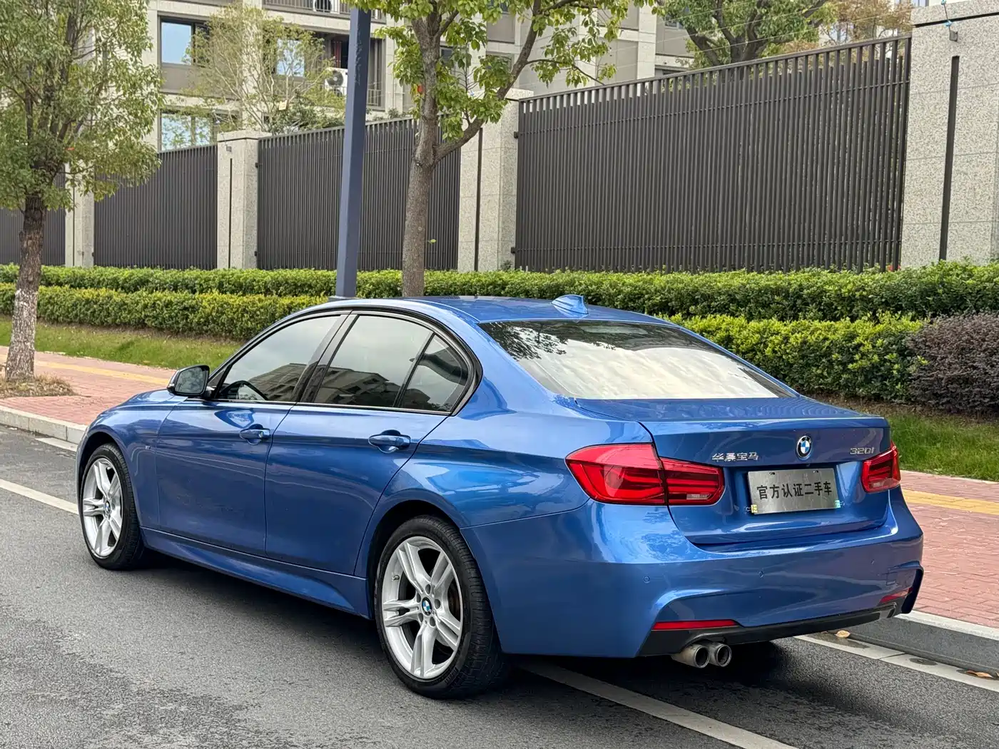 BMW 3 Series 2017 320i M Sport фото 9