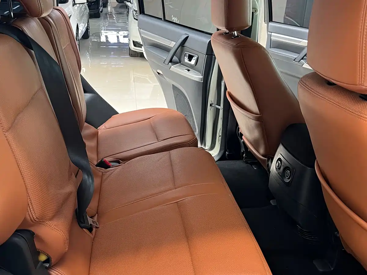 Mitsubishi Pajero (Import) 2019 3.0L Auto Standard Version фото 11