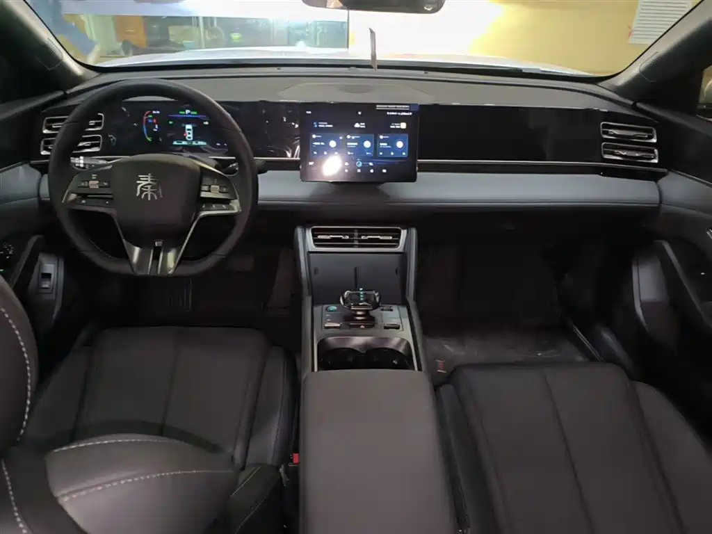 BYD Qin L 2024 DM-i 80KM Leading Edition фото 10