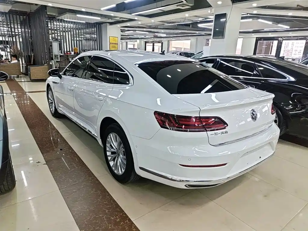 Volkswagen FAW-Volkswagen CC 2019 330TSI Charm Edition China VI фото 5