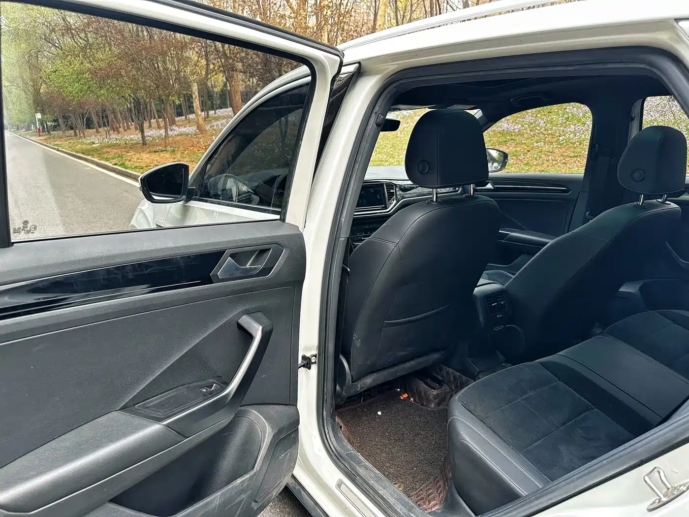 Volkswagen T-ROC 2020 280TSI DSG 2WD Luxury фото 8