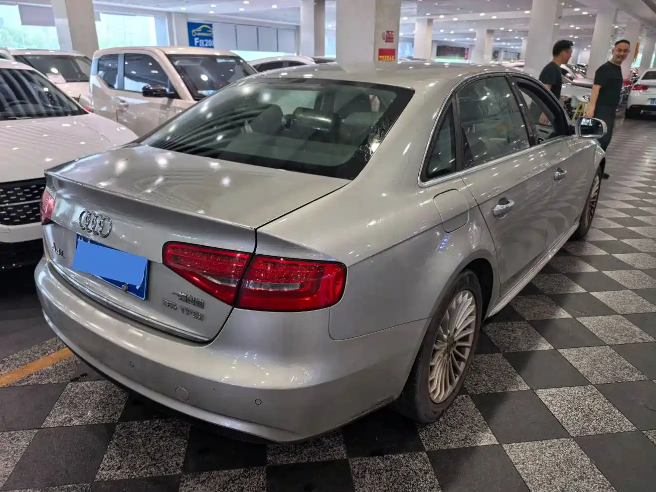 Audi A4L 2016 35 TFSI Collector's Edition Automatic Standard фото 4