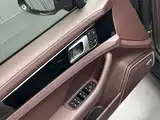 Photo 8 - Porsche Panamera New Energy