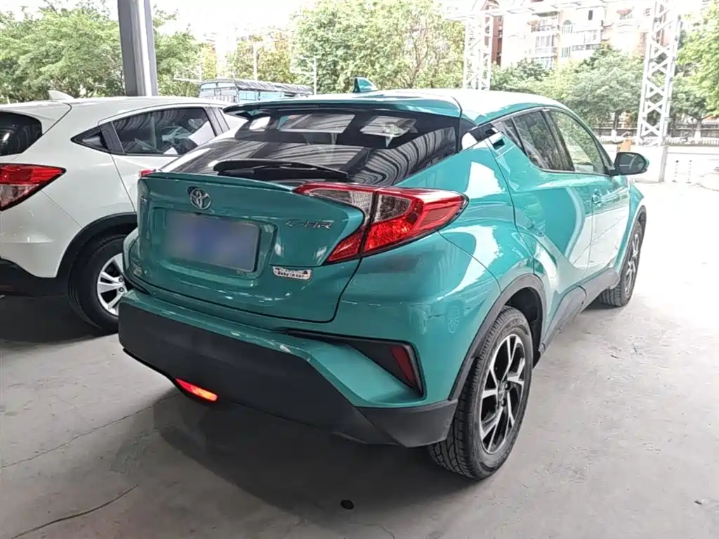Toyota C-HR 2020 Model 2.0L Leading фото 5