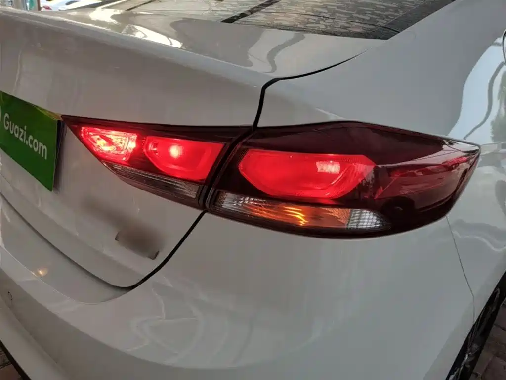 Hyundai Elantra 2018 1.4T DCT Dynamic·Vitality Model фото 8