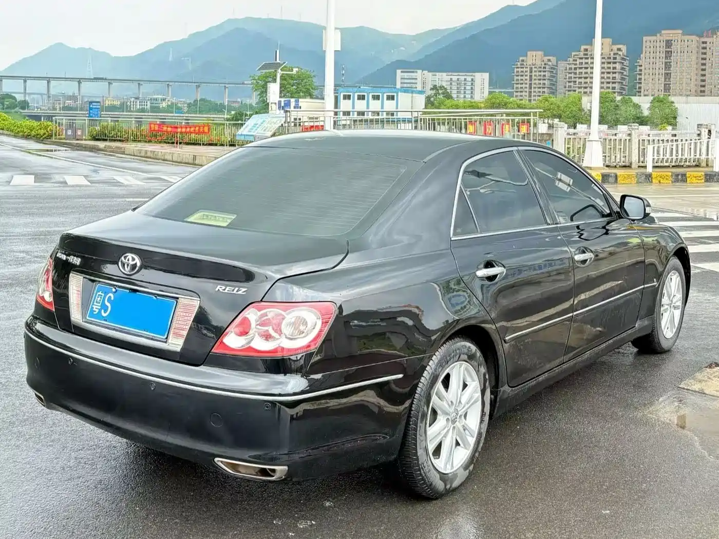 Toyota Reiz 2008 2.5S Special Navigation Edition фото 6