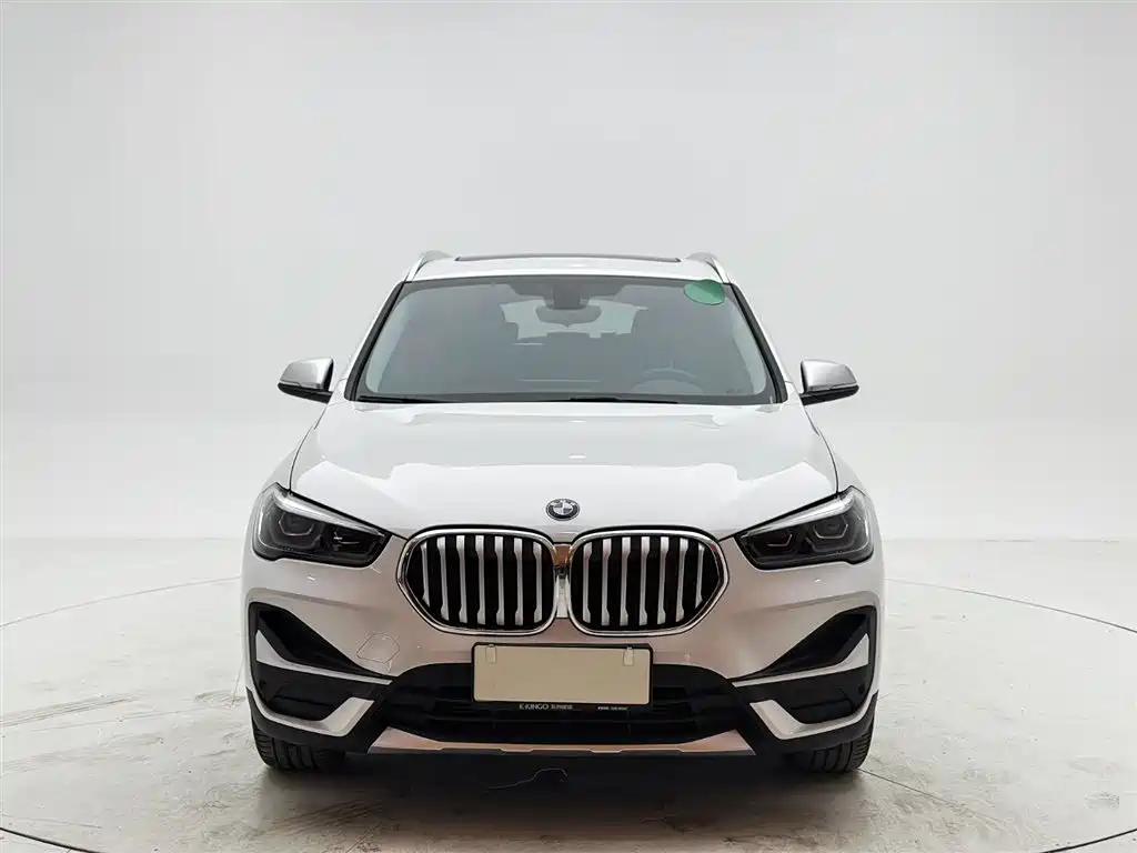 BMW X1 2022 sDrive20Li Fashion фото 2