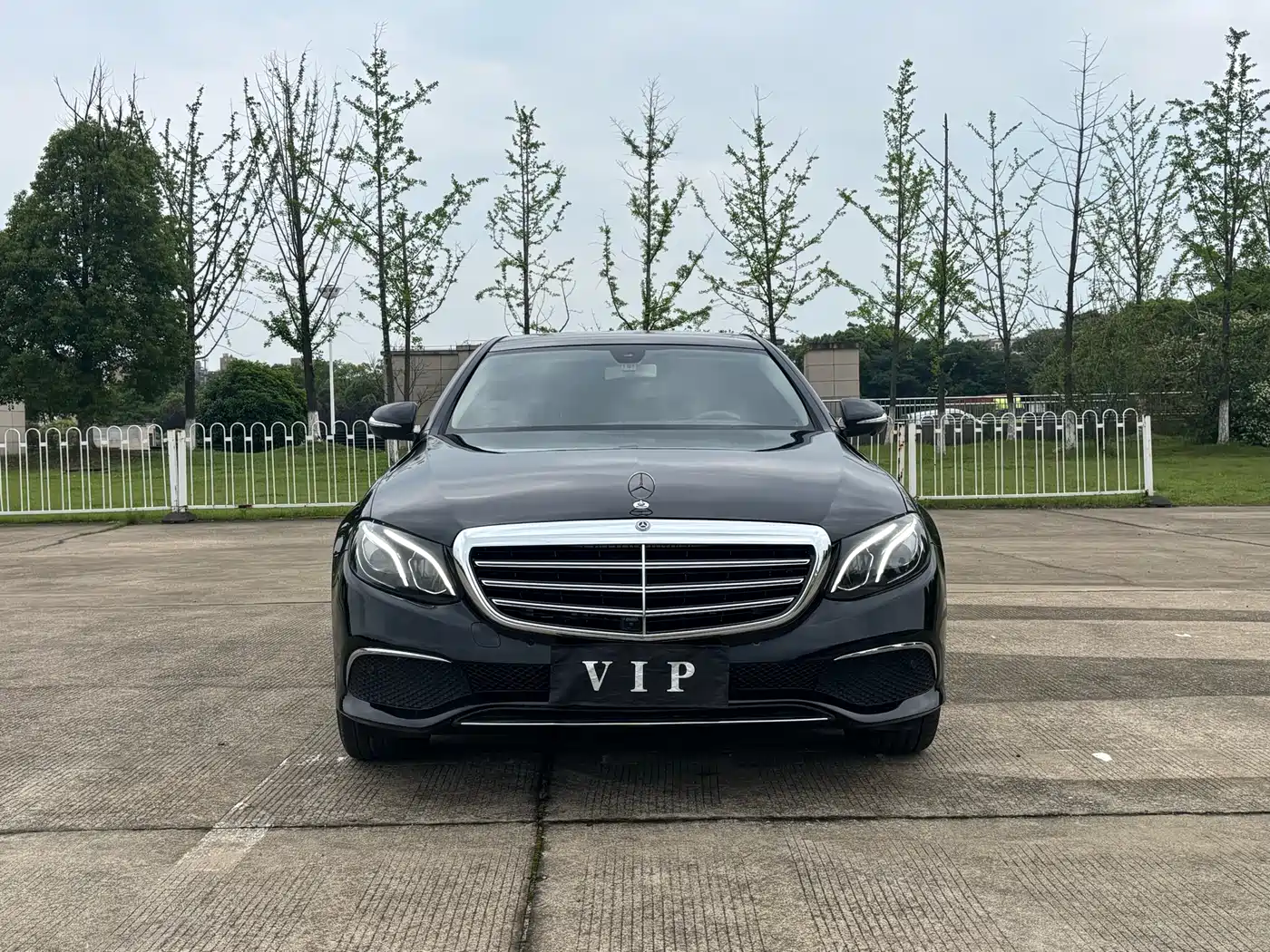 Mercedes-Benz E-Class 2020 E 300 L Sport Fashion Model фото 2