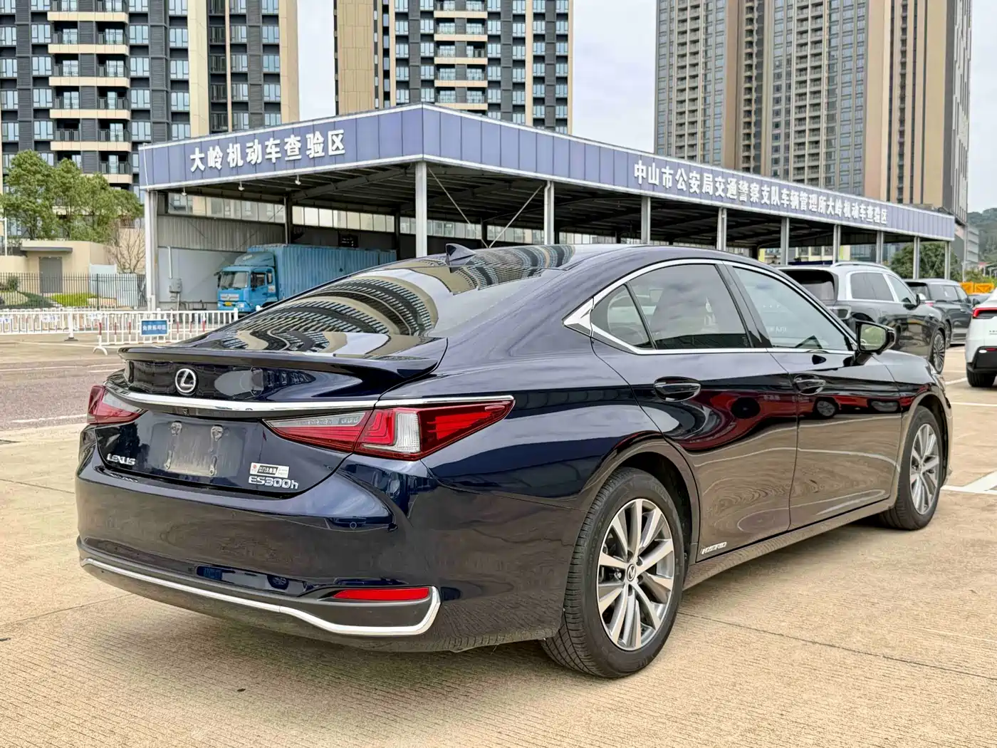 Lexus ES 2020 Model 300h Excellence Edition фото 14