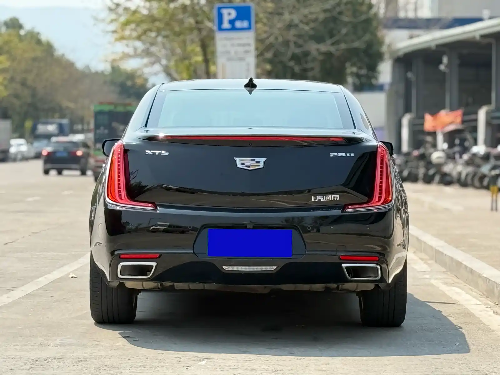 Photo 4 - Cadillac XTS