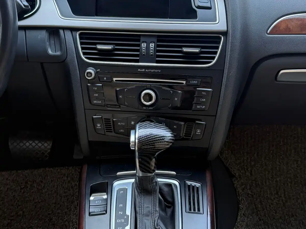 Audi A4L 2013 35 TFSI Automatic Standard фото 7