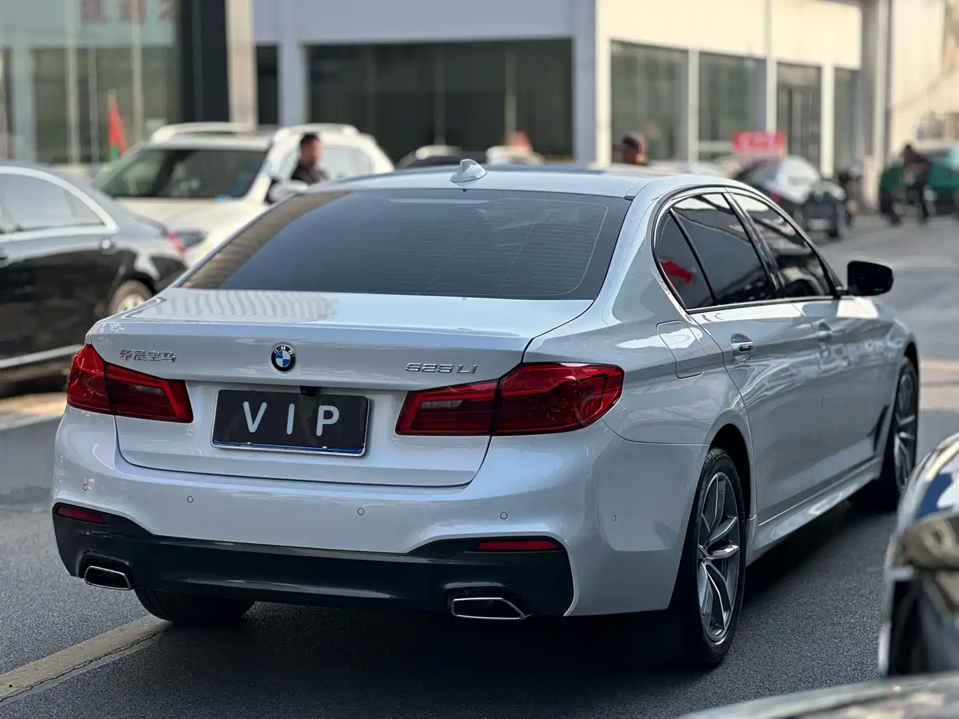 BMW 5 Series 2018 525Li M Sport Package фото 6