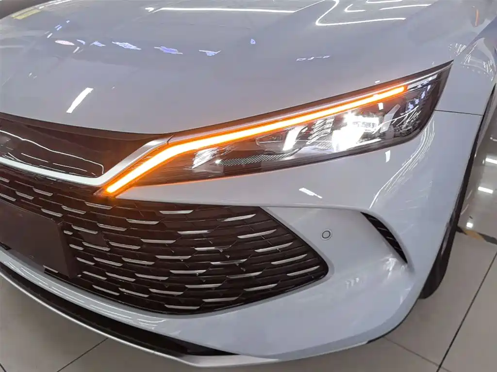 BYD Qin L 2025 DM-i Smart Drive Edition 80KM Leading фото 24