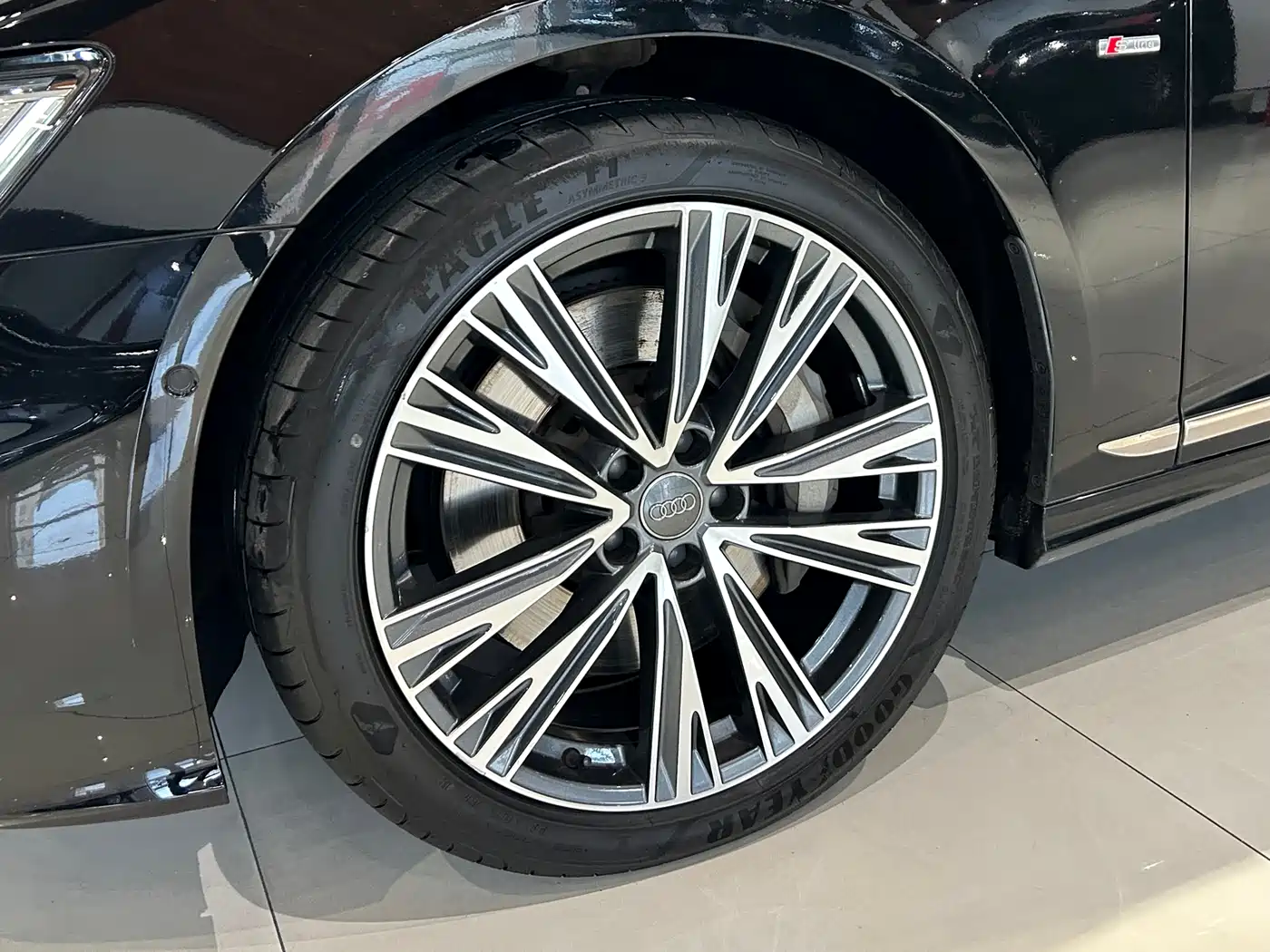 Audi A6L 2020 55 TFSI quattro Exclusive Dynamic фото 5