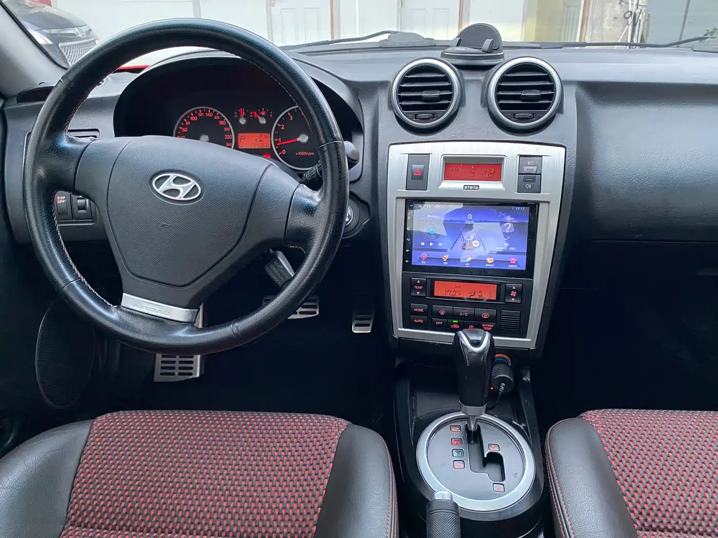 Hyundai Coupe 2006 2.0L AT фото 5