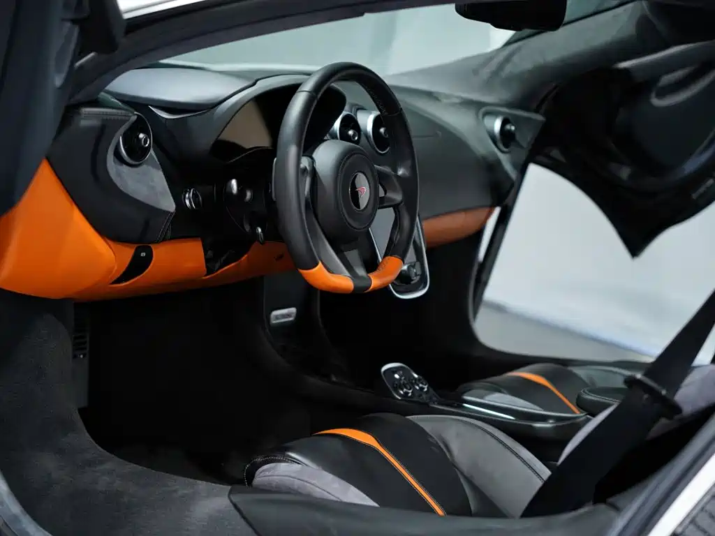 Фото 44 - McLaren 570