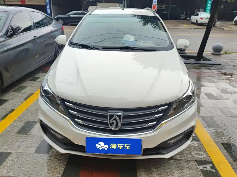 Baojun 310W 2019 2017 1.5L Manual Fashion China VI
