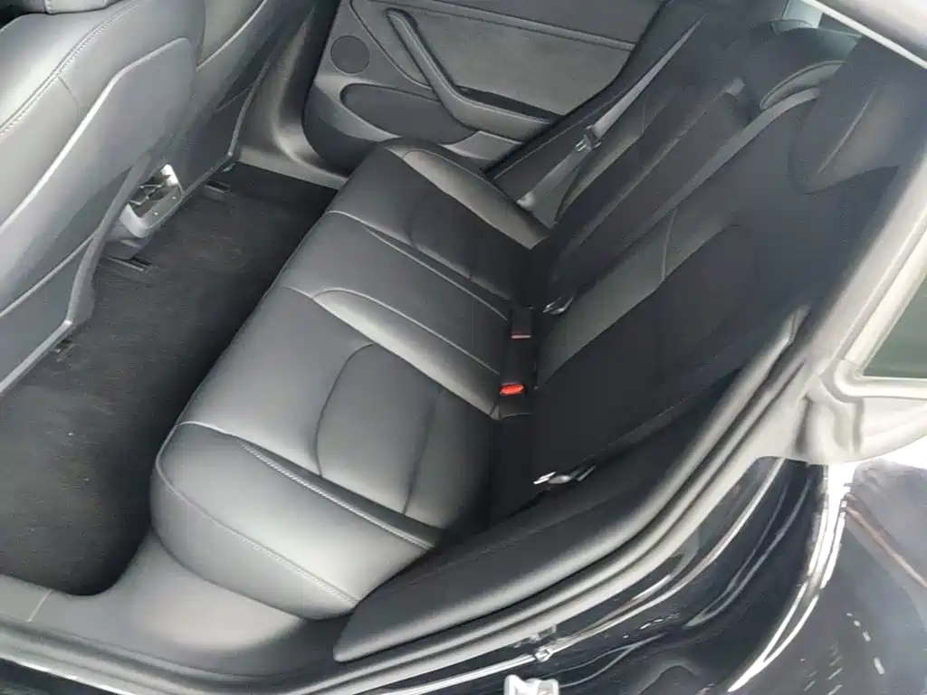 Фото 17 - Tesla Model 3