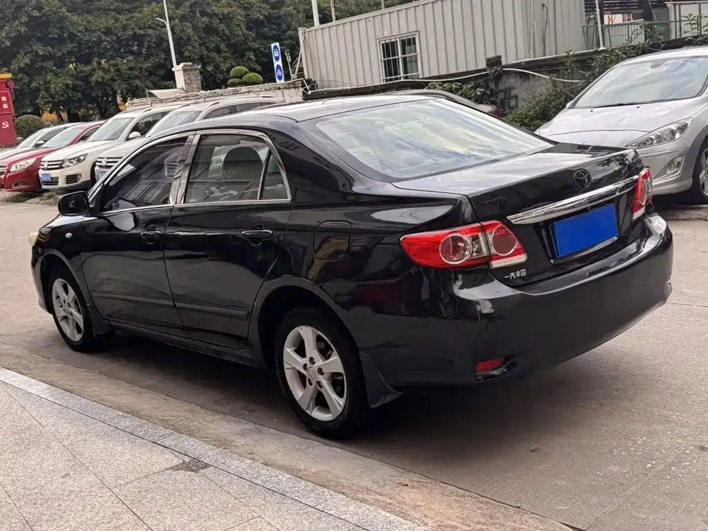 Фото 4 - Toyota Corolla