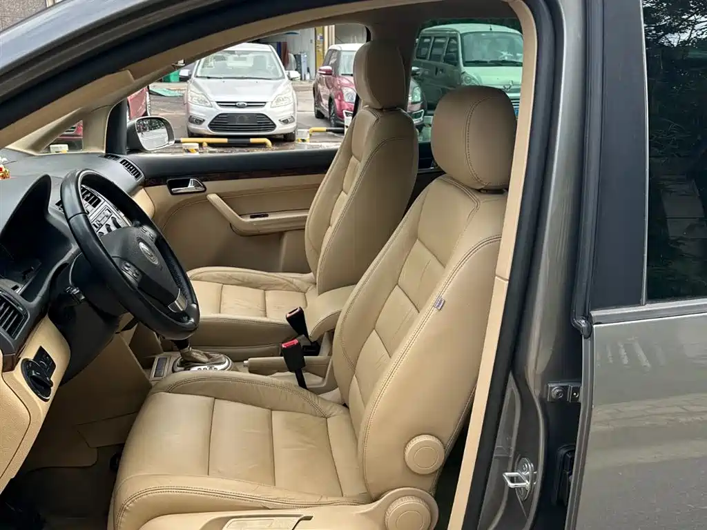 Volkswagen Touran 2008 Model 1.8T Premium Smart Edition Automatic 5-Seater фото 11