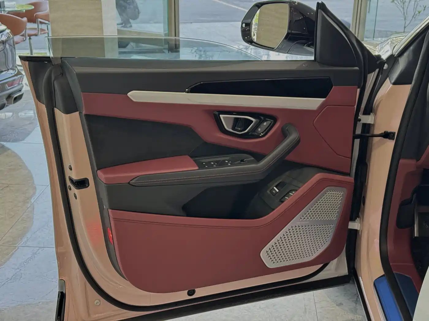 Lamborghini Urus 2018 4.0T V8 фото 6