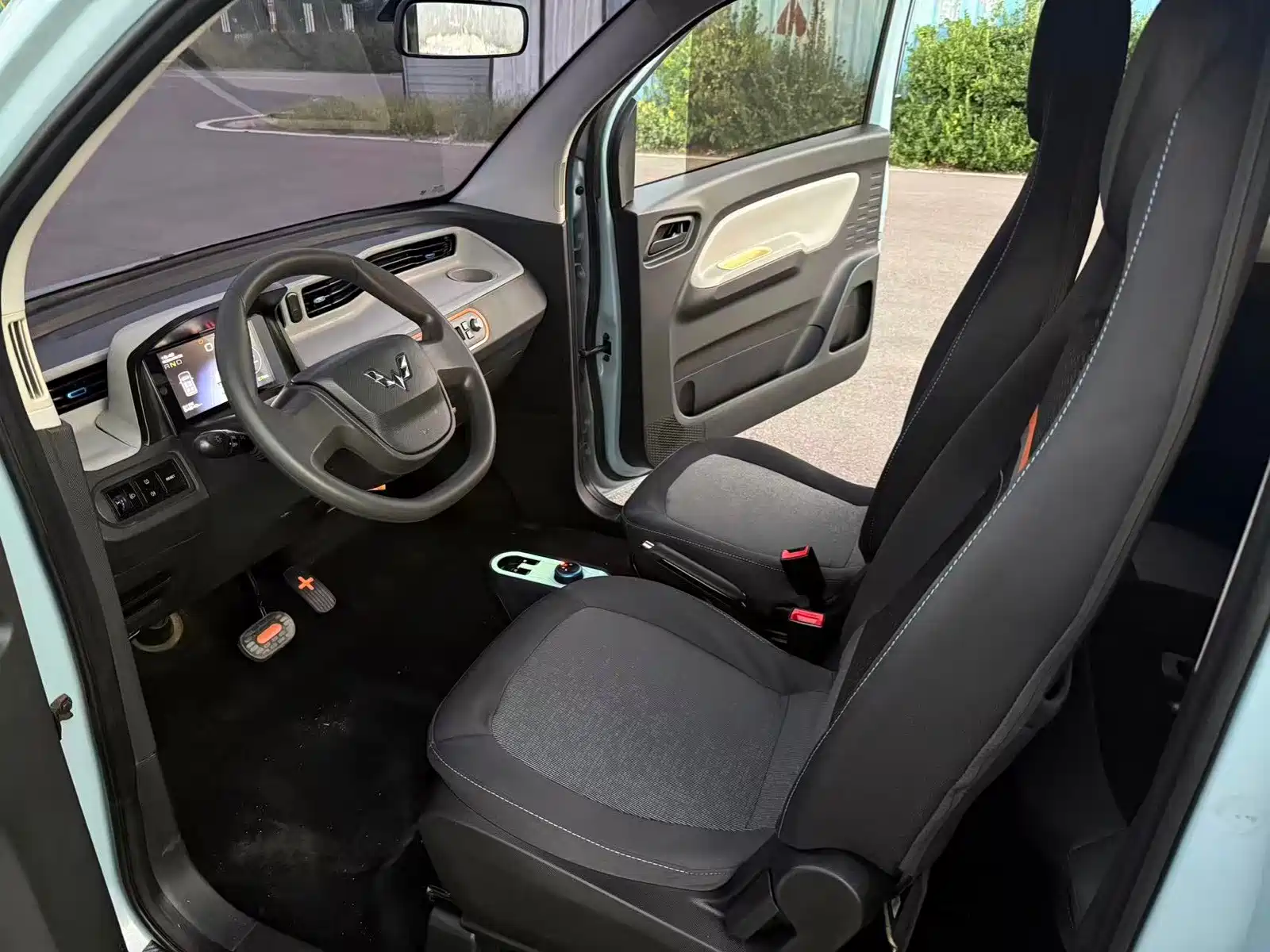 Photo 10 - Wuling Motors Hongguang MINIEV