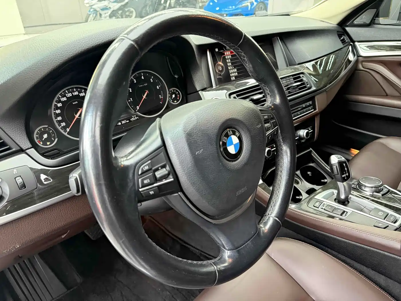 BMW 5 Series 2014 525Li Luxury Design Package фото 12