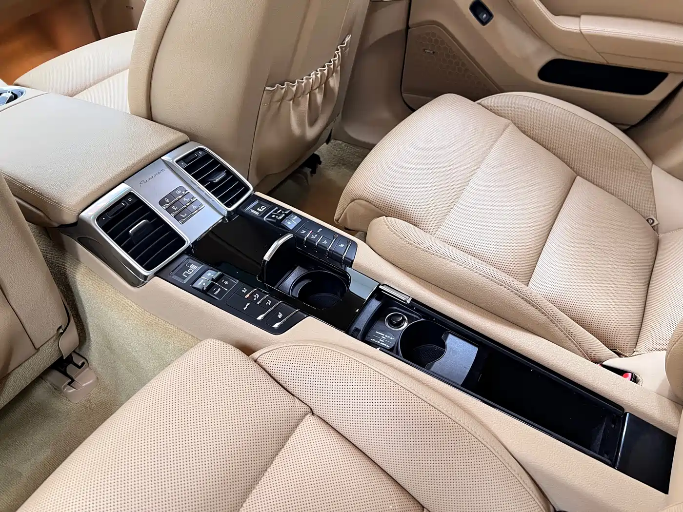 Porsche Panamera 2016 Panamera 4 Edition 3.0T фото 35