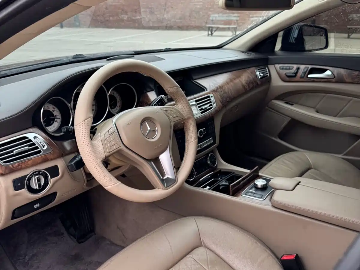 Mercedes-Benz CLS 2012 CLS 300 CGI фото 5