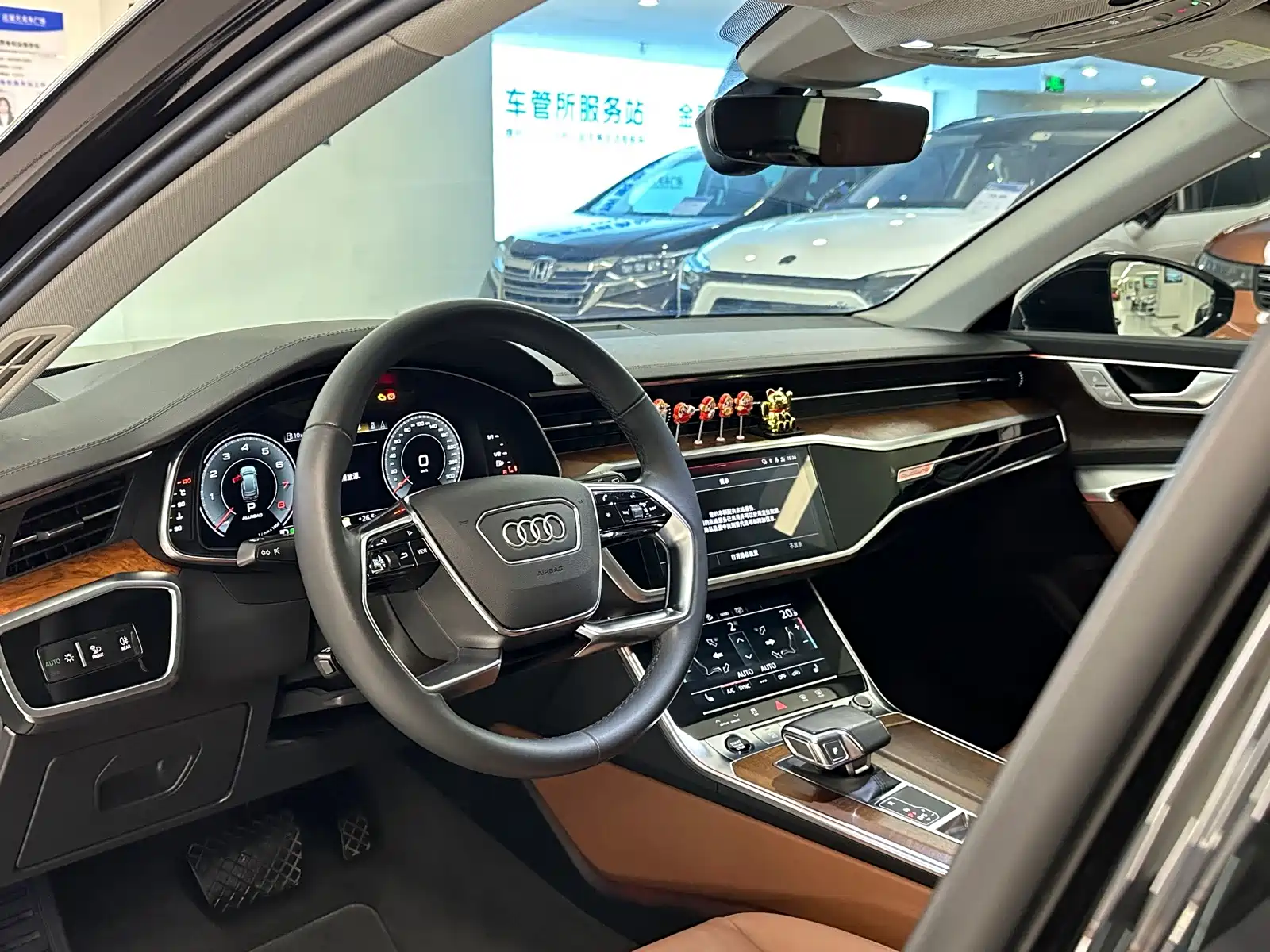 Photo 10 - Audi A6 (Import)