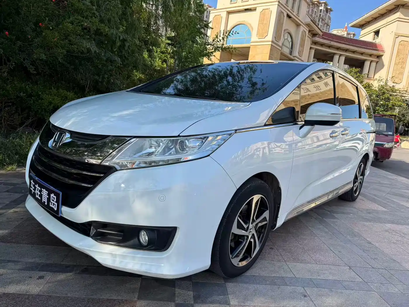 Photo 1 - Honda Odyssey