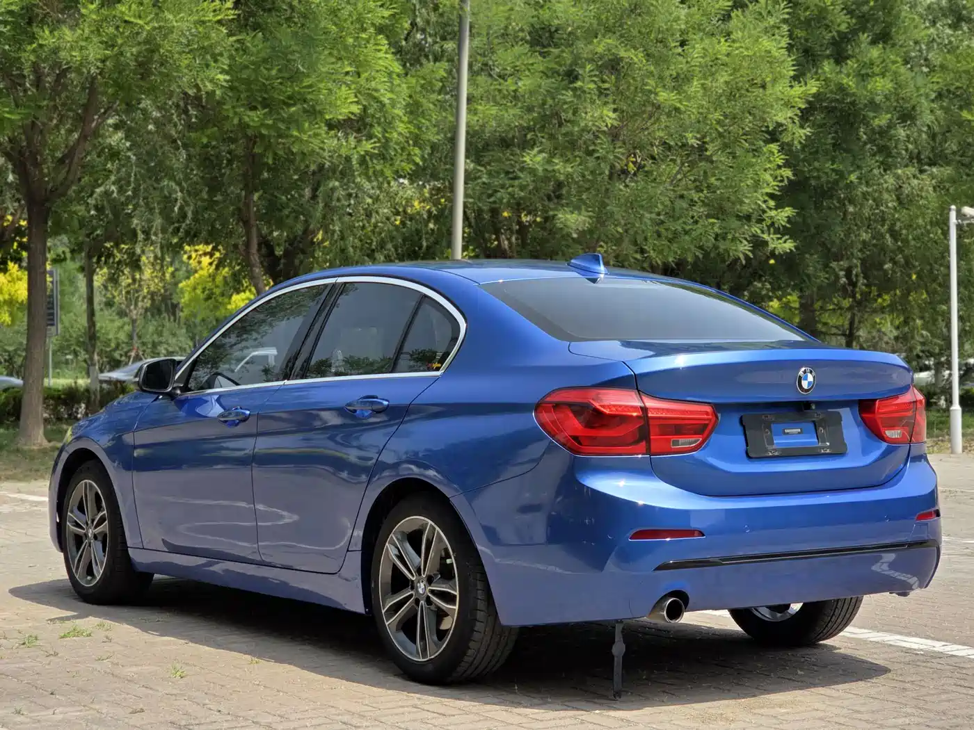 BMW 1 Series 2017 118i Sport фото 7