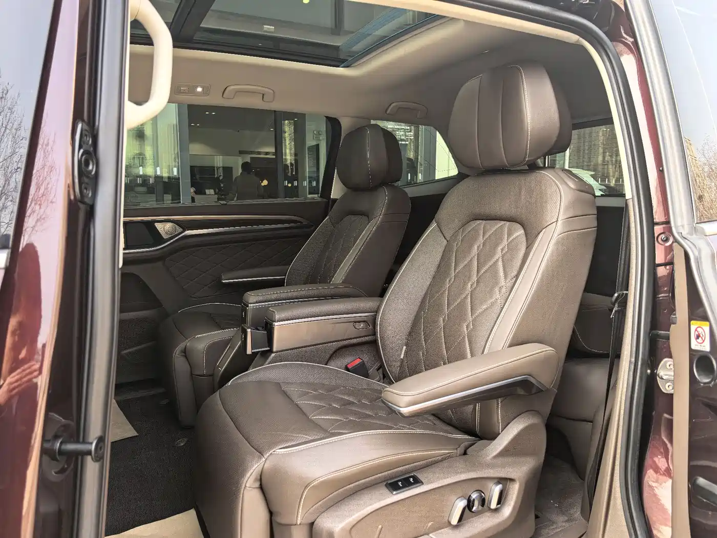 Volkswagen Viloran 2020 380TSI Premium фото 17