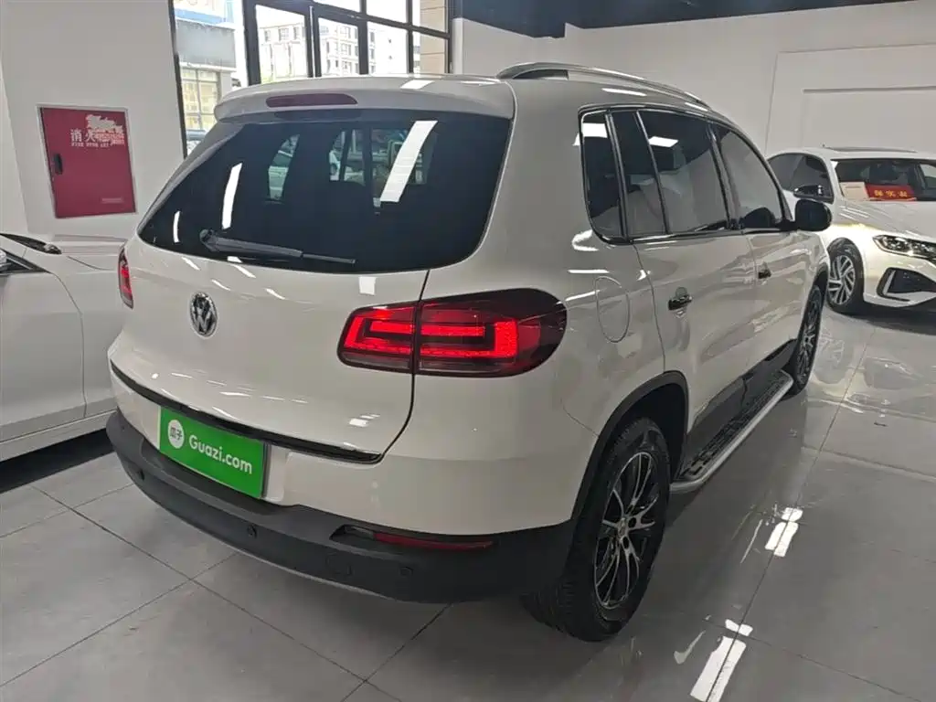 Volkswagen Tiguan 2015 1.8TSI Automatic 2WD Highline фото 7