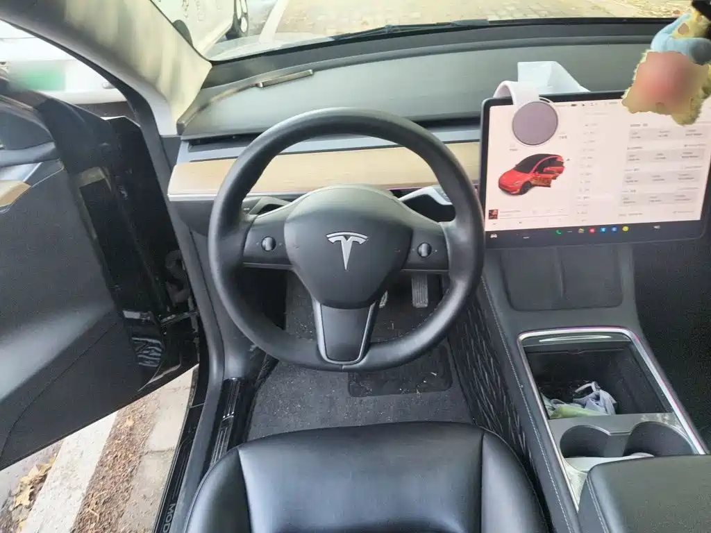 Фото 11 - Tesla Model Y
