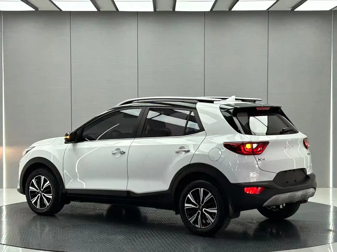 Kia KX1 2021 1.4L CVT Fun Sunroof Version фото 4